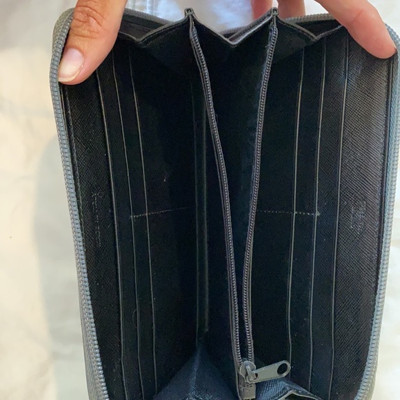 Gently used Prada wallet - Picture 3 of 4